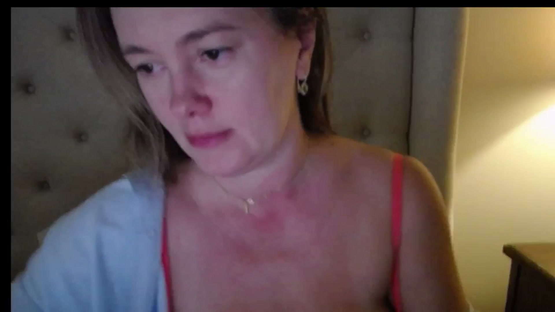 Gallery image thumbnail from J0llye's myfreecams stream on, 11/24/2025, 17:10 image 10 of 20
