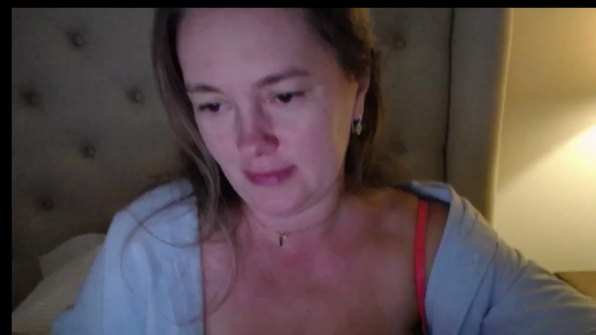 Gallery image thumbnail from J0llye's myfreecams stream on, 11/24/2025, 17:10 image 19 of 20