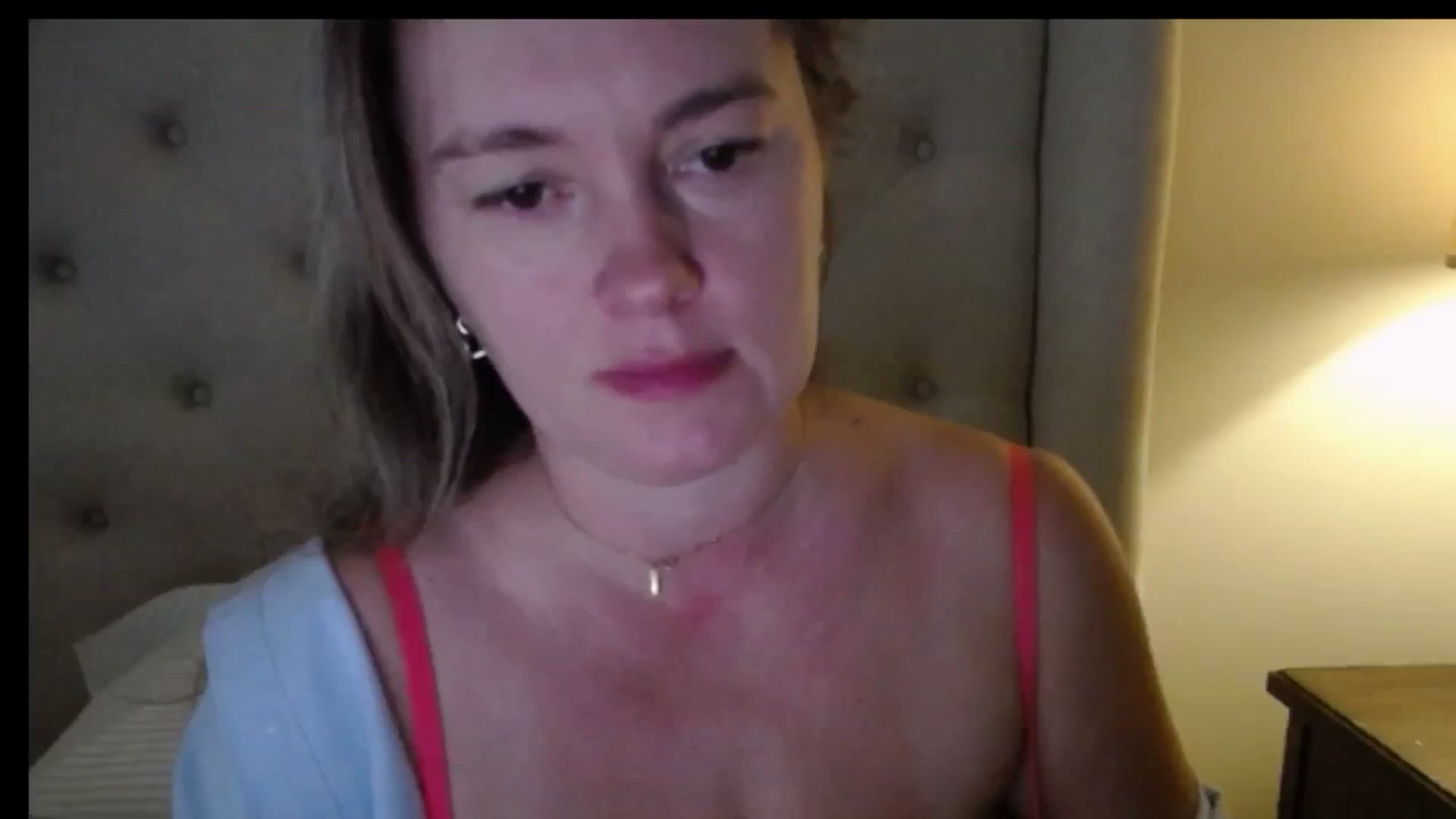 Gallery image thumbnail from J0llye's myfreecams stream on, 11/24/2025, 17:10 image 8 of 20