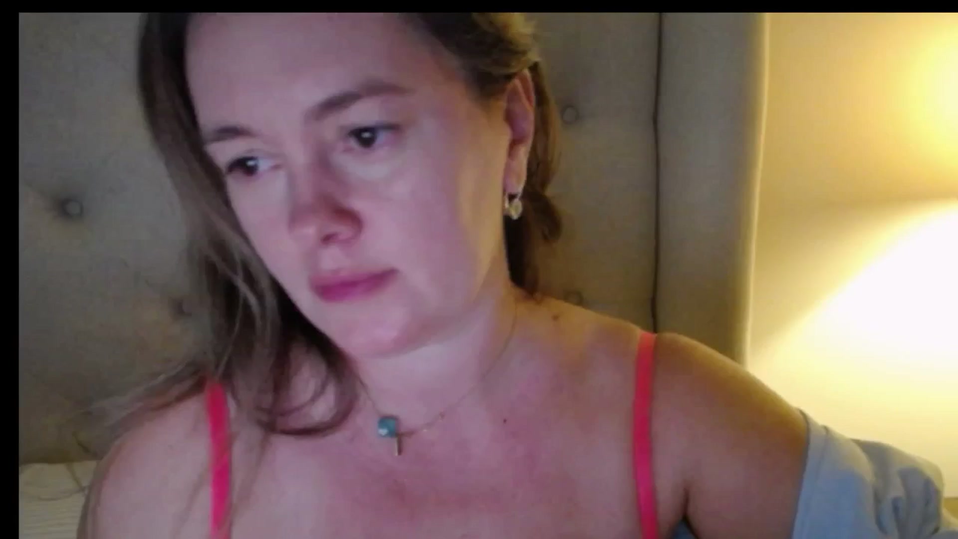 Gallery image thumbnail from J0llye's myfreecams stream on, 11/24/2025, 20:37 image 19 of 20