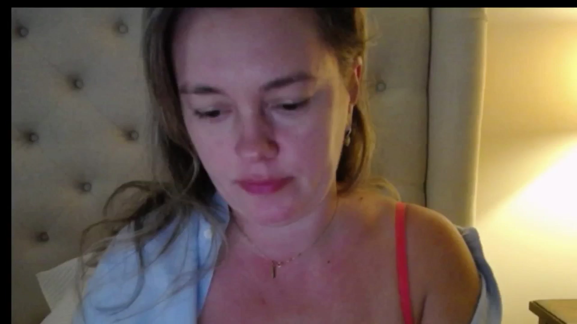 Gallery image thumbnail from J0llye's myfreecams stream on, 11/24/2025, 20:37 image 3 of 20