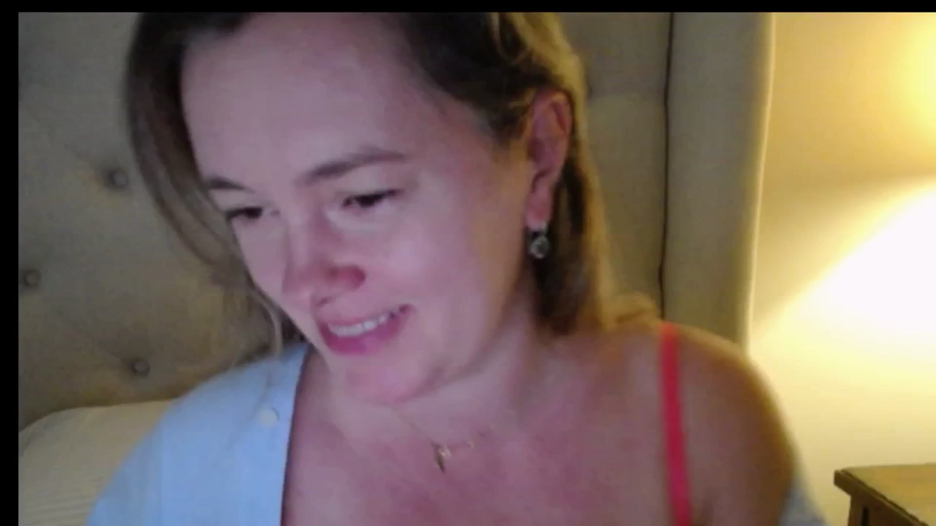 Gallery image thumbnail from J0llye's myfreecams stream on, 11/24/2025, 20:37 image 10 of 20