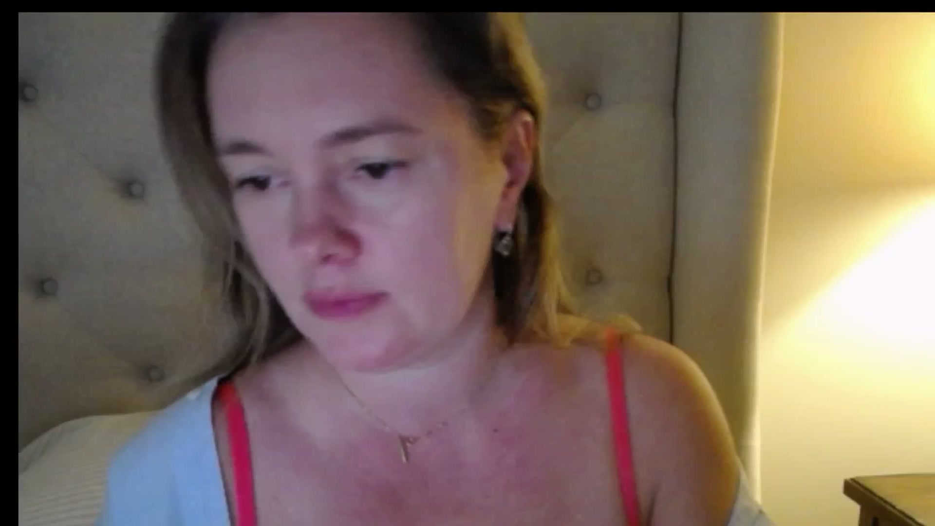Gallery image thumbnail from J0llye's myfreecams stream on, 11/24/2025, 20:37 image 12 of 20