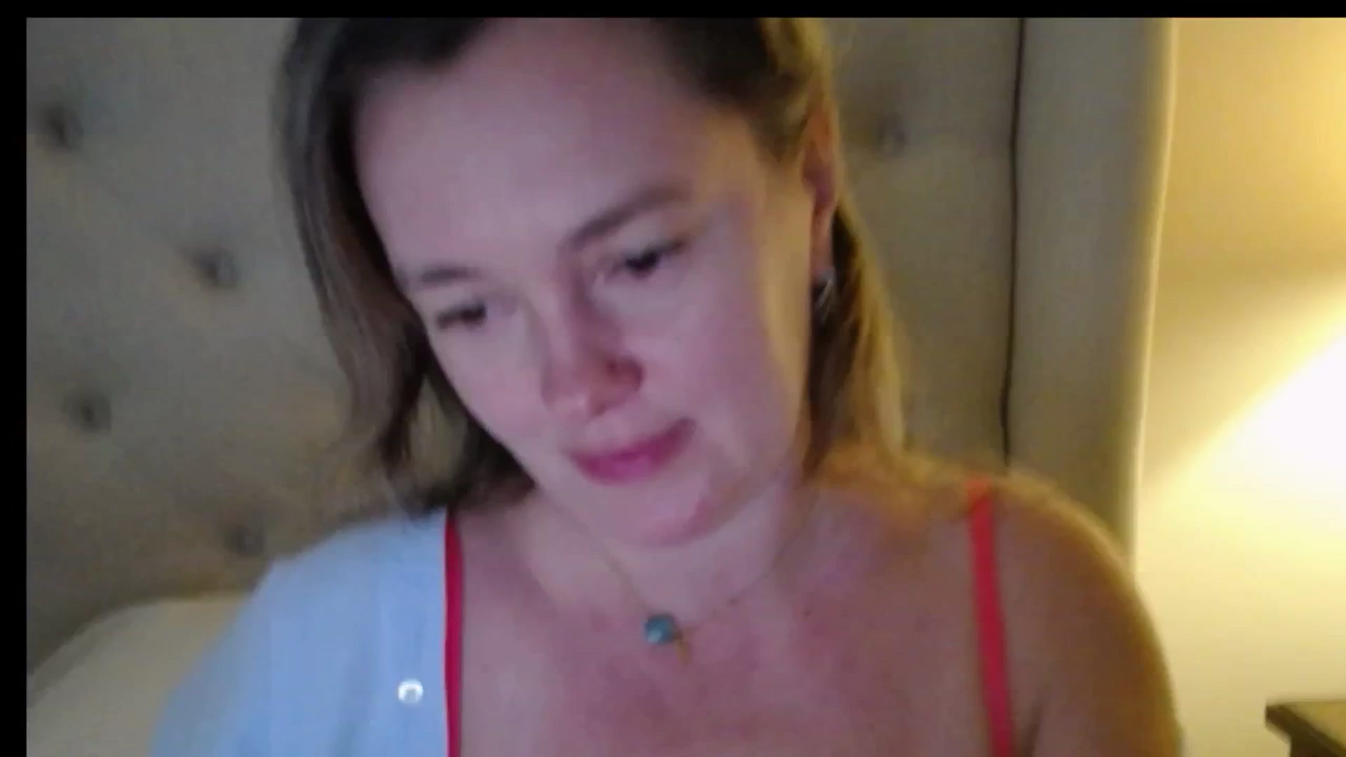 Gallery image thumbnail from J0llye's myfreecams stream on, 11/24/2025, 20:37 image 14 of 20