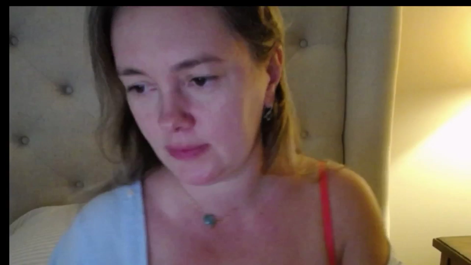 Gallery image thumbnail from J0llye's myfreecams stream on, 11/24/2025, 20:37 image 13 of 20