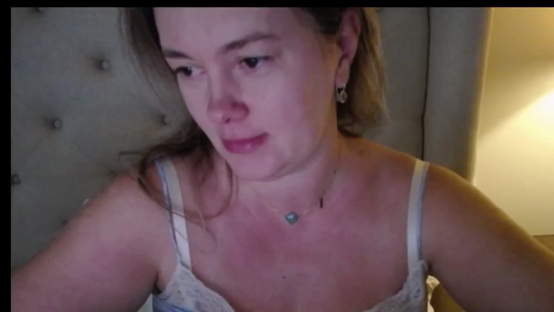 Gallery image thumbnail from J0llye's myfreecams stream on, 12/02/2025, 21:16 image 9 of 20