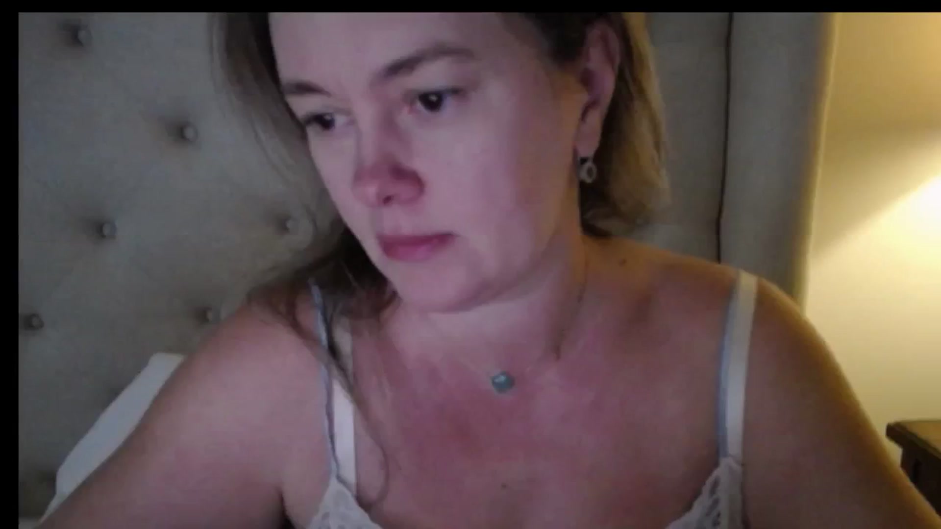 Gallery image thumbnail from J0llye's myfreecams stream on, 12/02/2025, 21:16 image 2 of 20