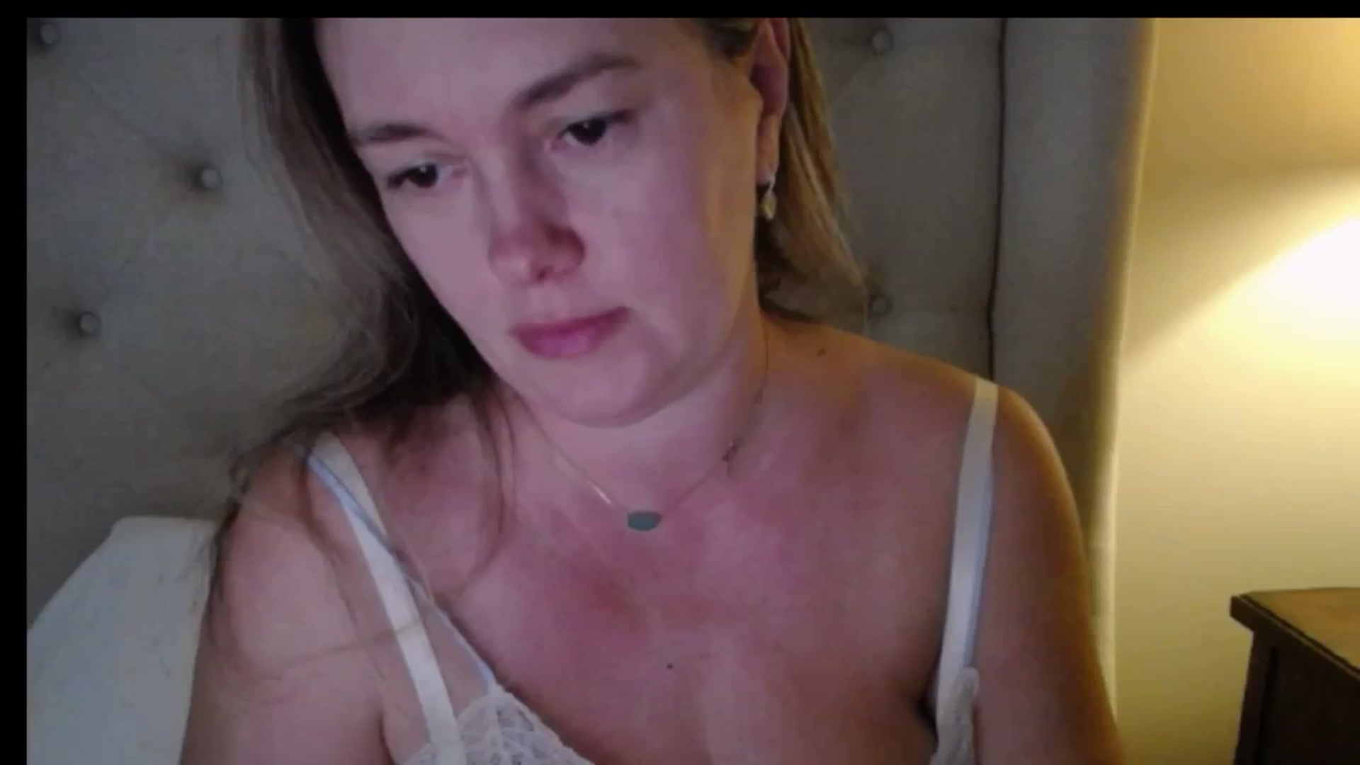 Gallery image thumbnail from J0llye's myfreecams stream on, 12/02/2025, 21:16 image 14 of 20