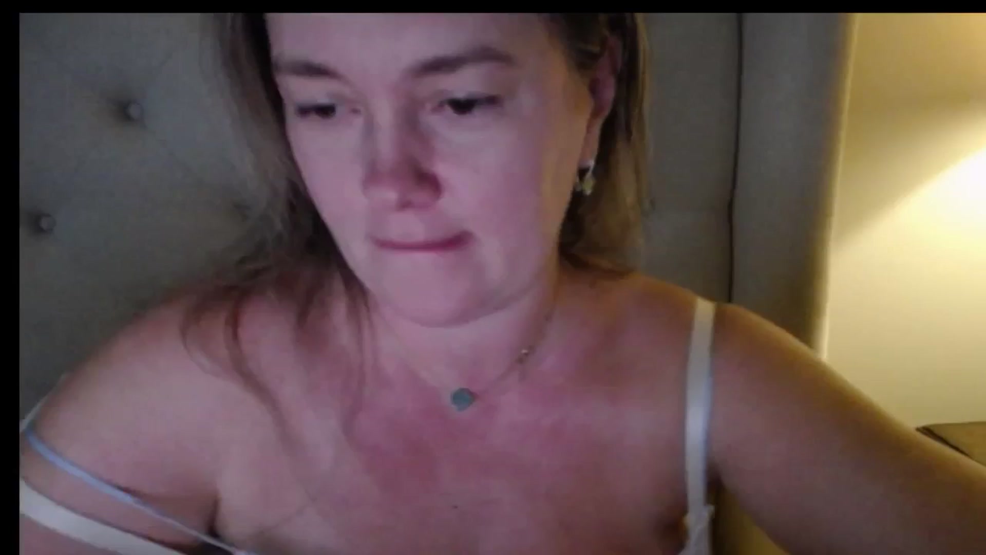 Gallery image thumbnail from J0llye's myfreecams stream on, 12/02/2025, 21:16 image 20 of 20