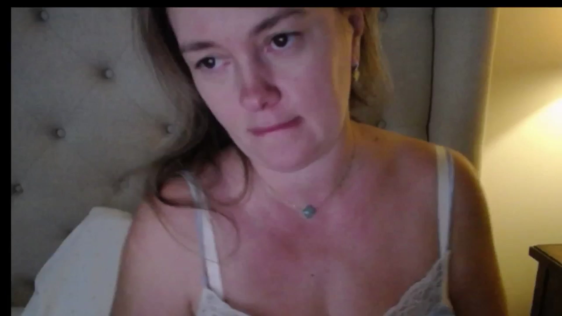Gallery image thumbnail from J0llye's myfreecams stream on, 12/02/2025, 21:16 image 7 of 20