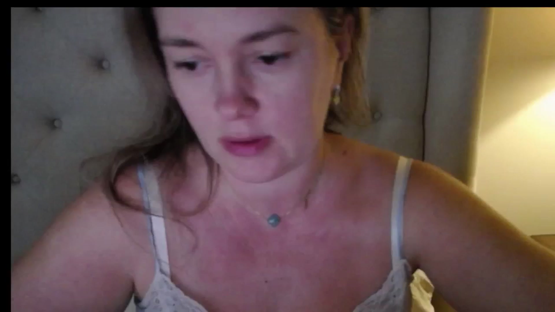 Gallery image thumbnail from J0llye's myfreecams stream on, 12/02/2025, 21:16 image 8 of 20