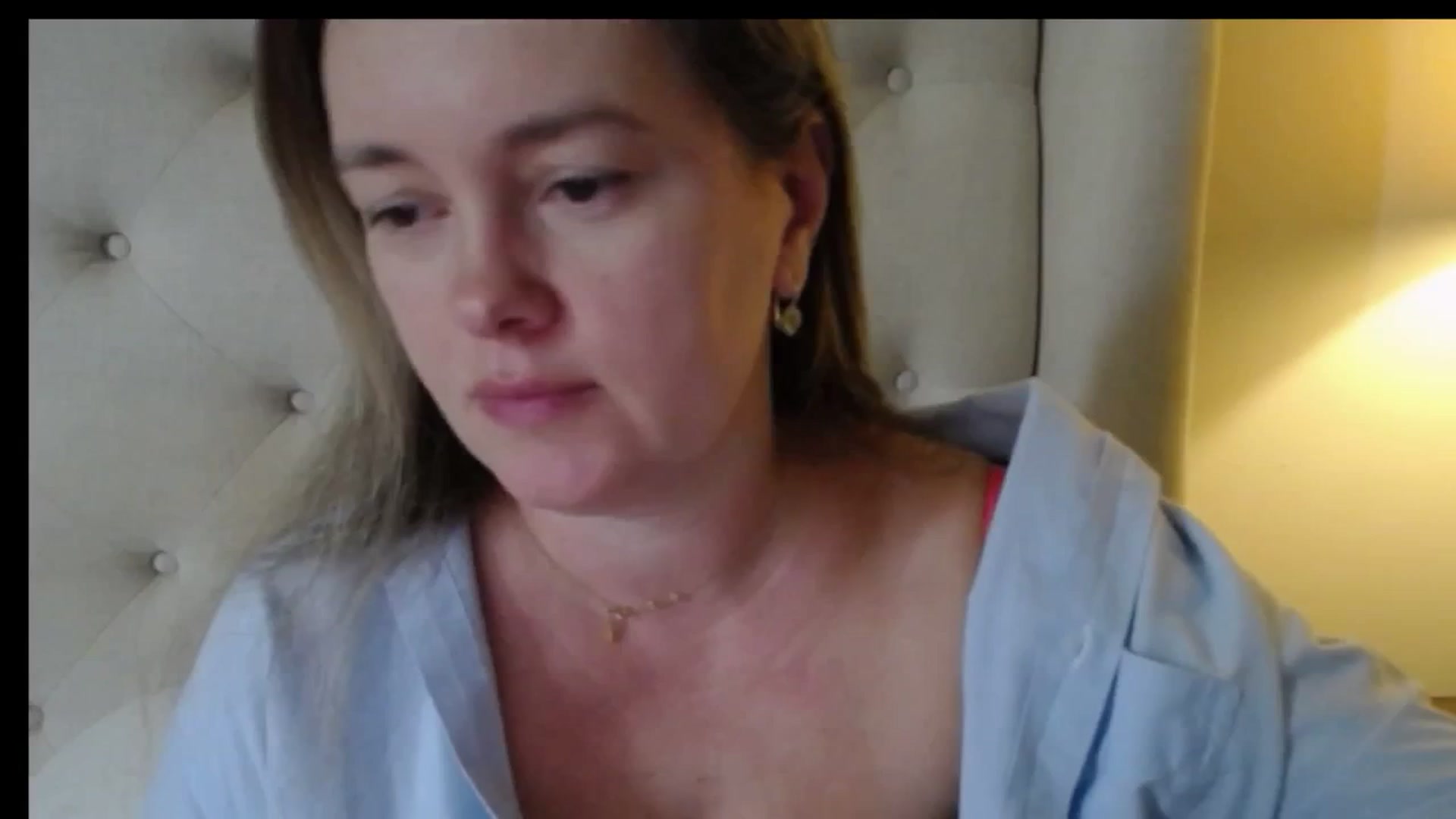 Gallery image thumbnail from J0llye's myfreecams stream on, 12/03/2025, 17:00 image 15 of 20