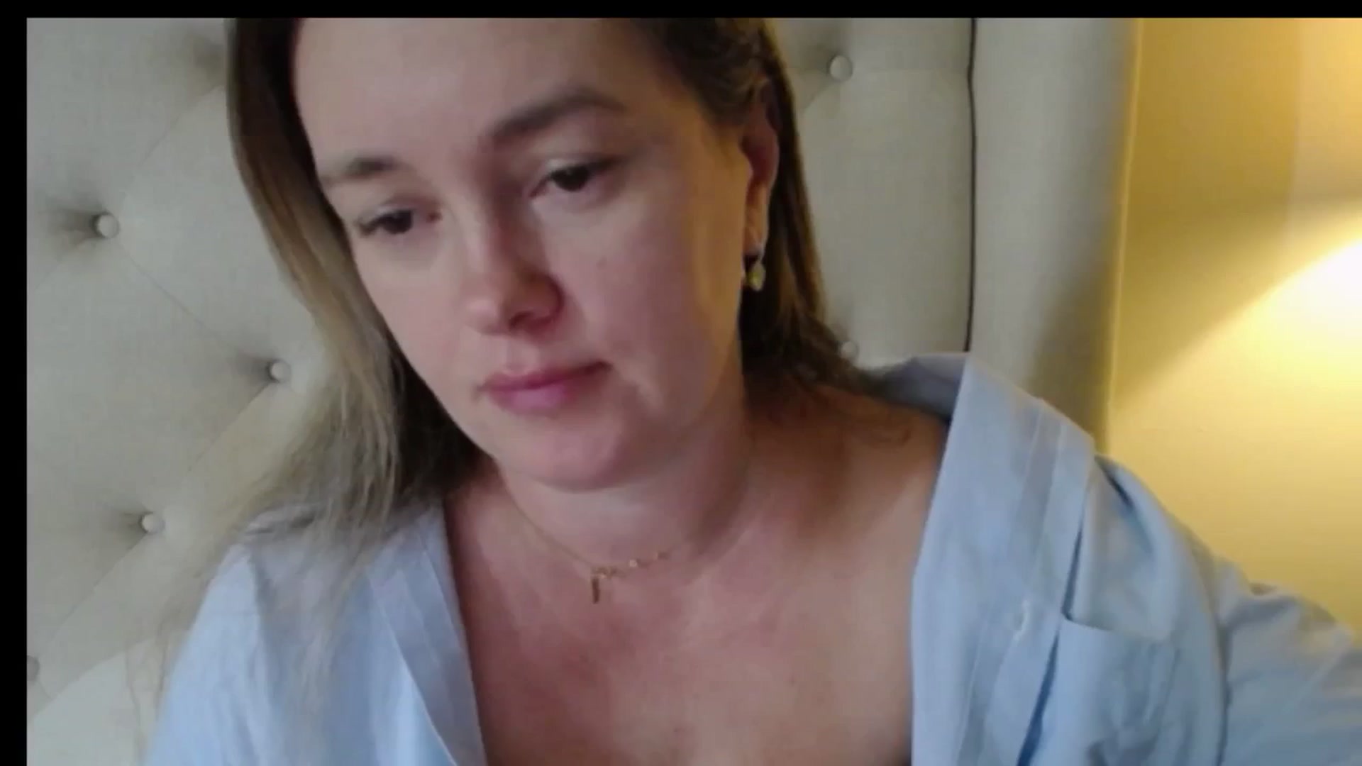 Gallery image thumbnail from J0llye's myfreecams stream on, 12/03/2025, 17:00 image 16 of 20