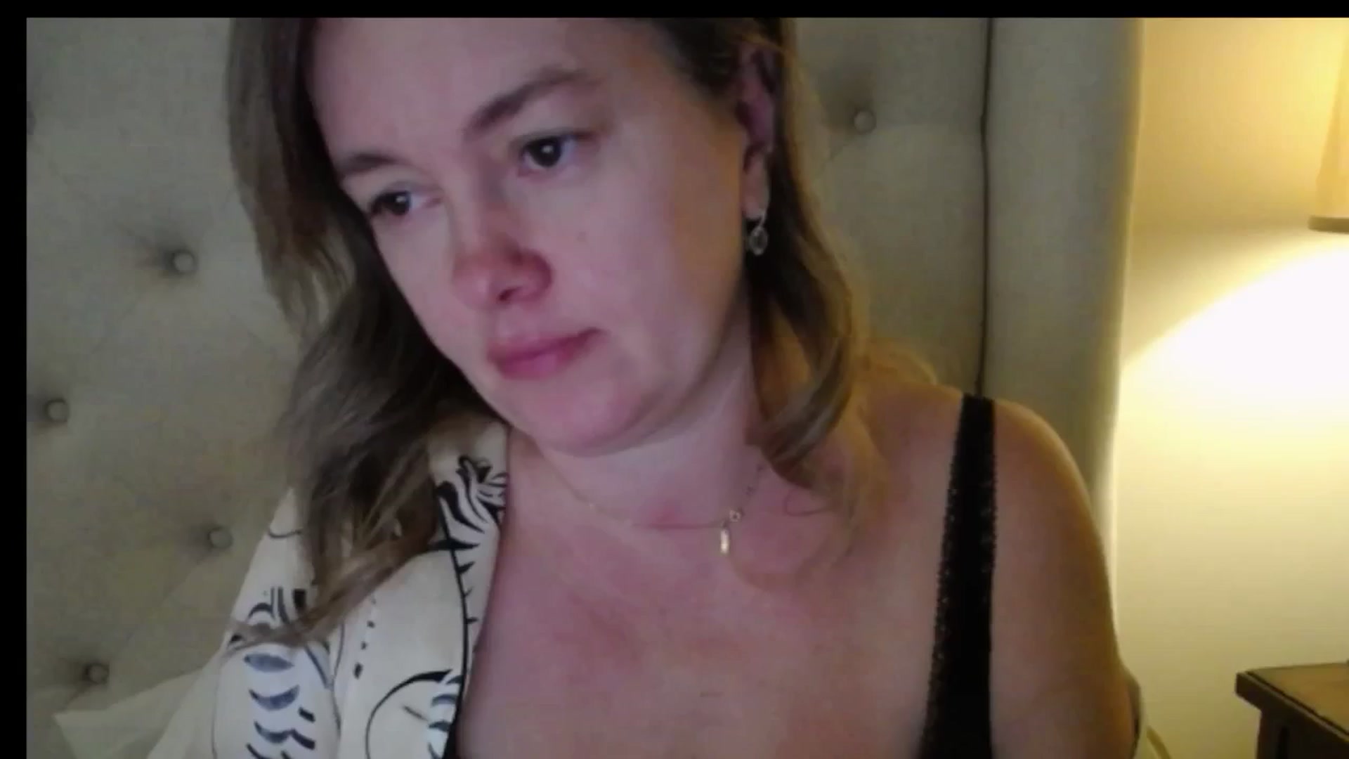 Gallery image thumbnail from J0llye's myfreecams stream on, 12/05/2025, 16:58 image 4 of 20