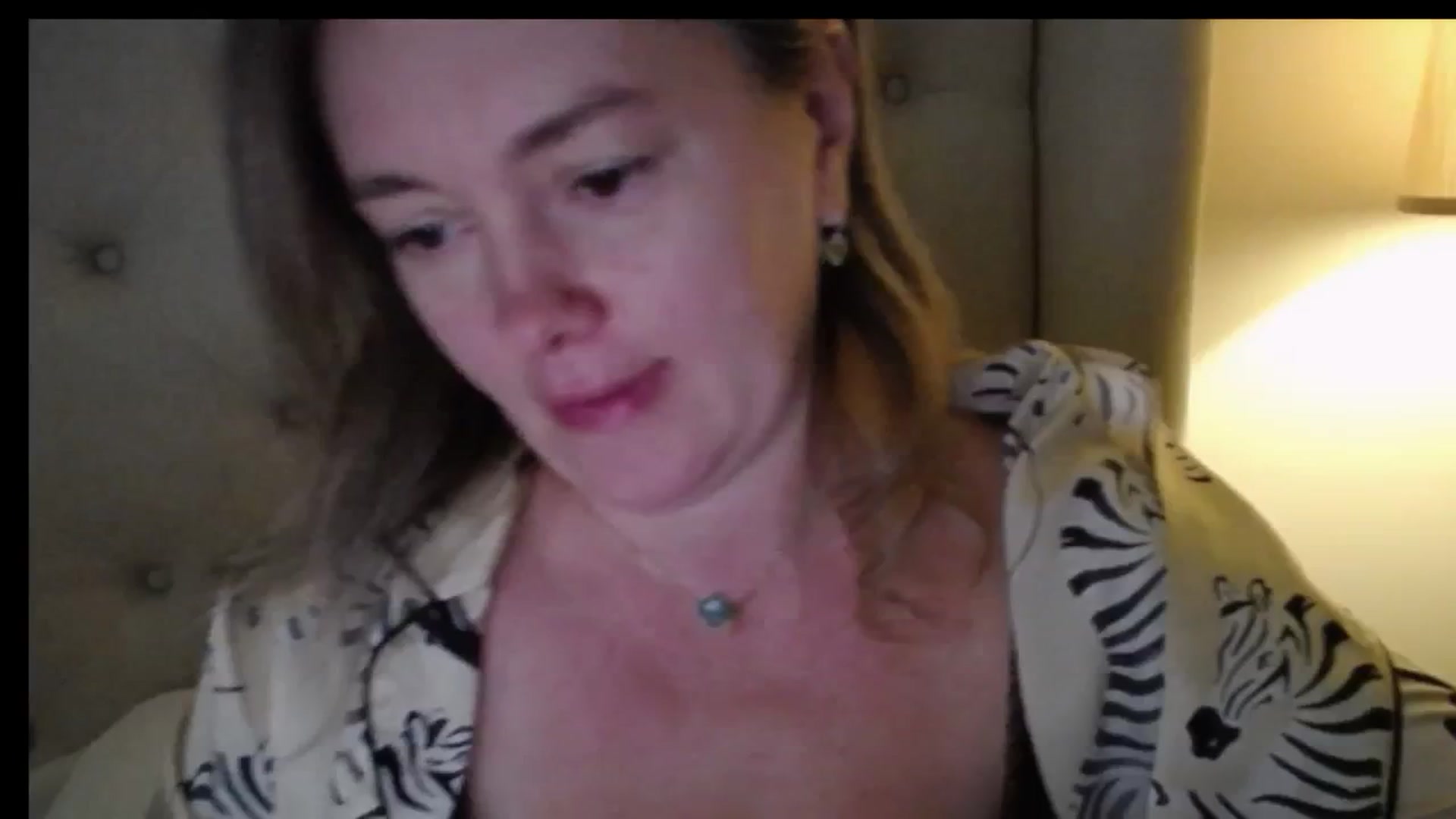 Gallery image thumbnail from J0llye's myfreecams stream on, 12/05/2025, 16:58 image 14 of 20