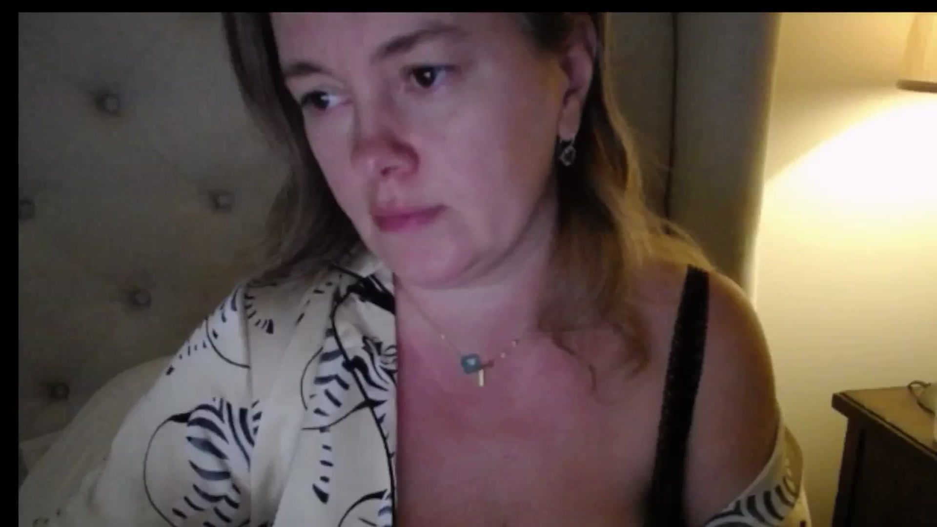 Gallery image thumbnail from J0llye's myfreecams stream on, 12/05/2025, 17:33 image 18 of 20