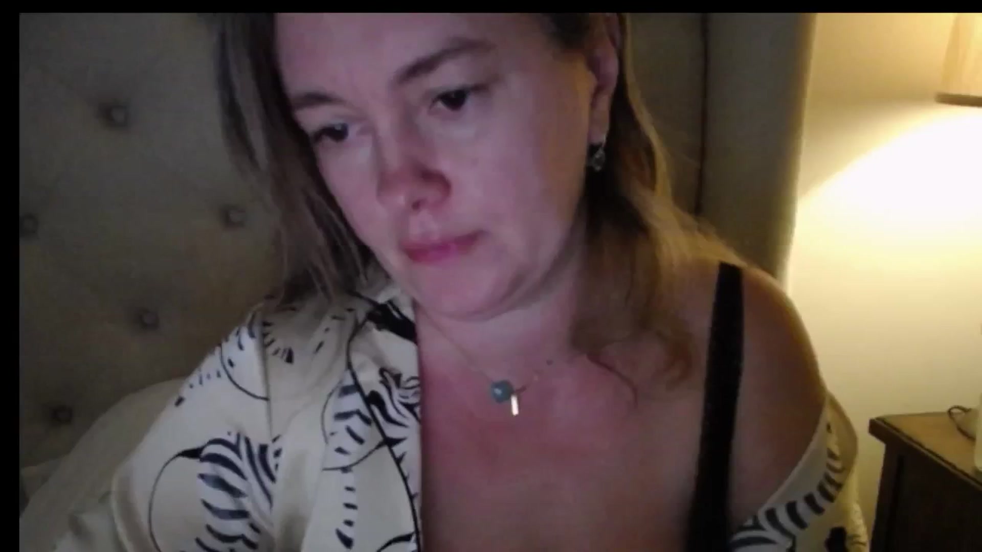 Gallery image thumbnail from J0llye's myfreecams stream on, 12/05/2025, 17:33 image 7 of 20