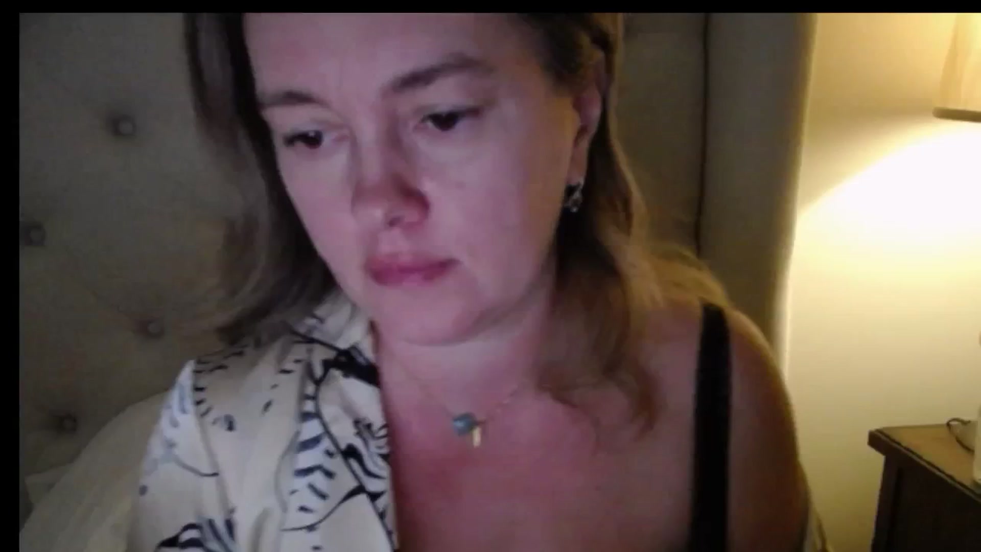 Gallery image thumbnail from J0llye's myfreecams stream on, 12/05/2025, 17:33 image 14 of 20