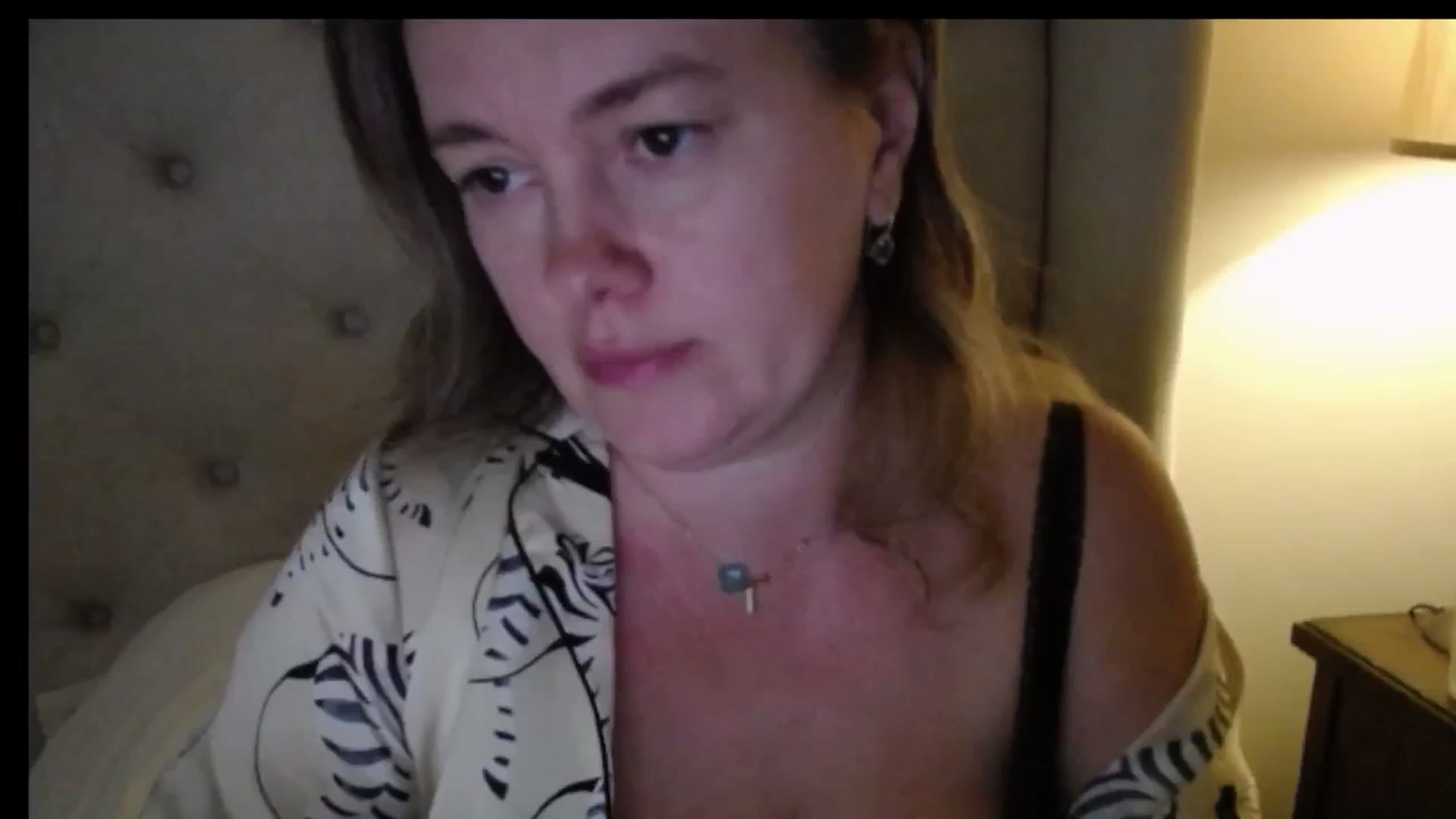 Gallery image thumbnail from J0llye's myfreecams stream on, 12/05/2025, 17:33 image 19 of 20