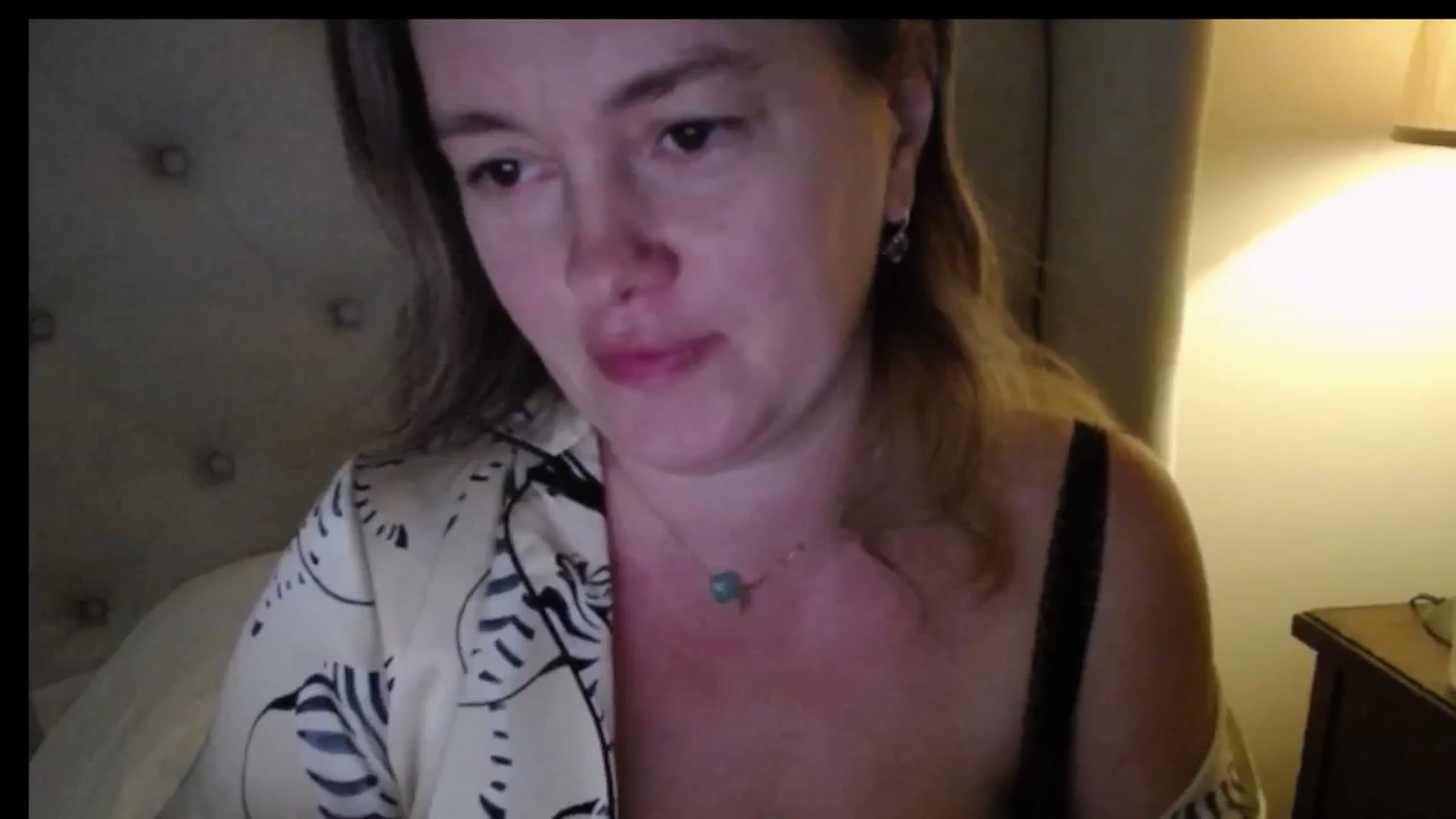 Gallery image thumbnail from J0llye's myfreecams stream on, 12/05/2025, 17:33 image 17 of 20