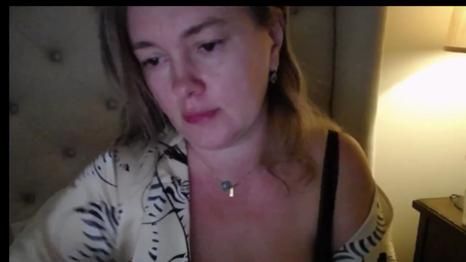 Gallery image thumbnail from J0llye's myfreecams stream on, 12/05/2025, 17:33 image 8 of 20