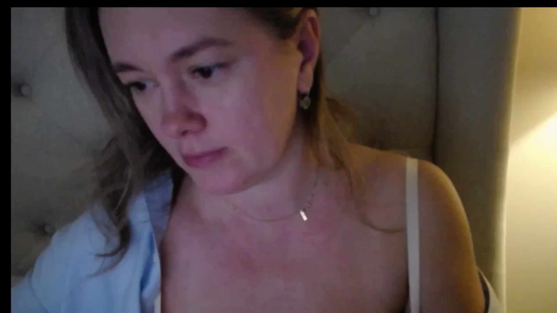 Gallery image thumbnail from J0llye's myfreecams stream on, 12/08/2025, 20:34 image 14 of 20