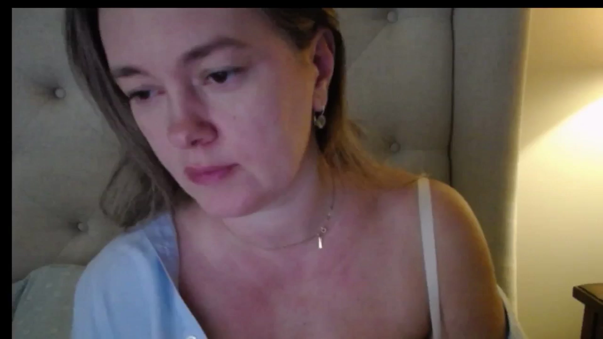 Gallery image thumbnail from J0llye's myfreecams stream on, 12/08/2025, 20:34 image 9 of 20