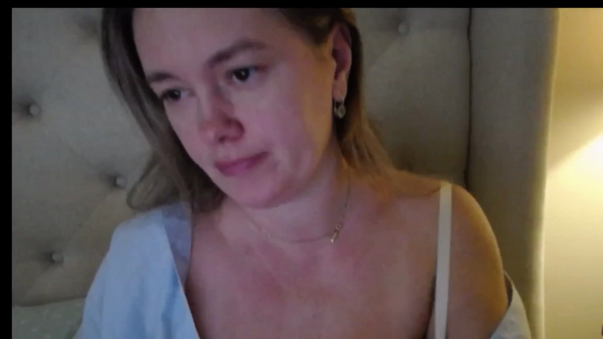 Gallery image thumbnail from J0llye's myfreecams stream on, 12/08/2025, 20:34 image 10 of 20