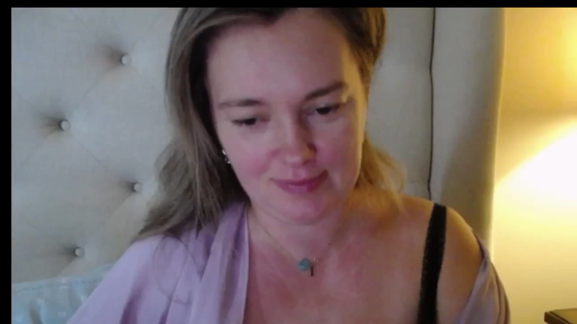 Gallery image thumbnail from J0llye's myfreecams stream on, 12/09/2025, 20:18 image 13 of 20