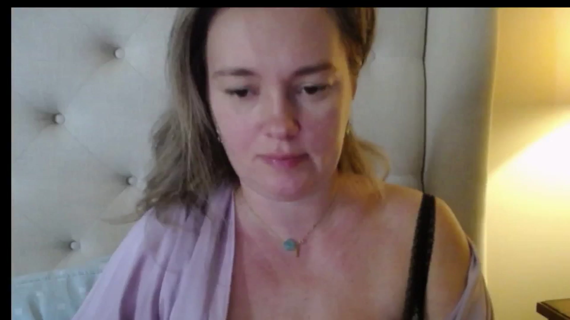 Gallery image thumbnail from J0llye's myfreecams stream on, 12/09/2025, 20:18 image 7 of 20