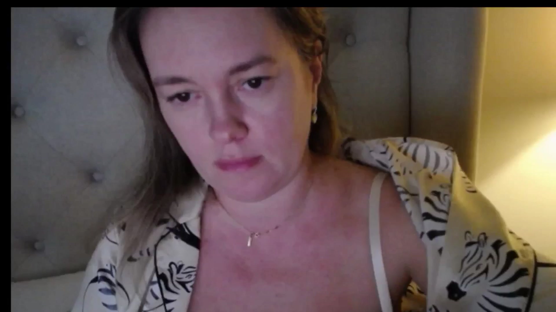 Gallery image thumbnail from J0llye's myfreecams stream on, 12/13/2025, 21:24 image 17 of 20