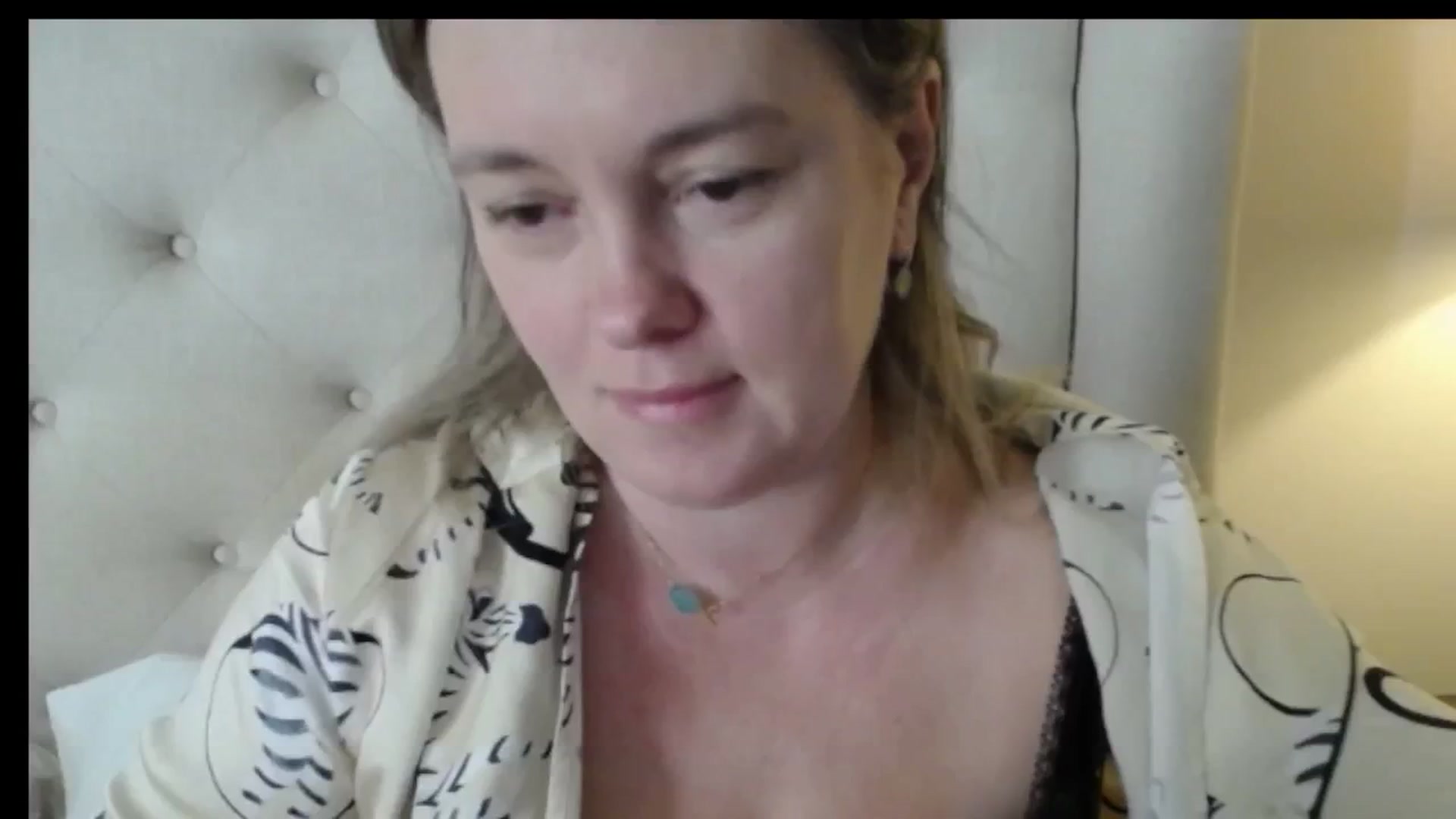 Gallery image thumbnail from J0llye's myfreecams stream on, 12/17/2025, 16:03 image 14 of 20