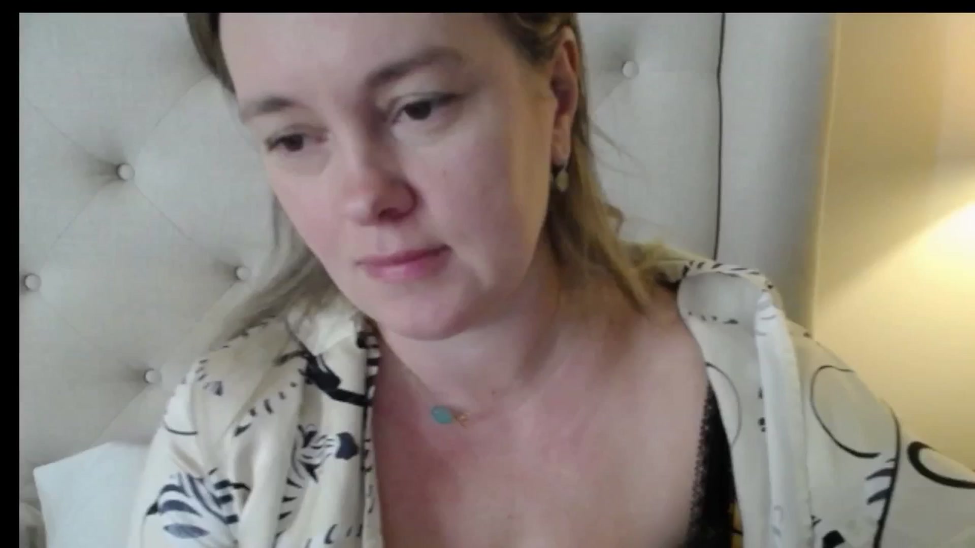 Gallery image thumbnail from J0llye's myfreecams stream on, 12/17/2025, 16:03 image 10 of 20