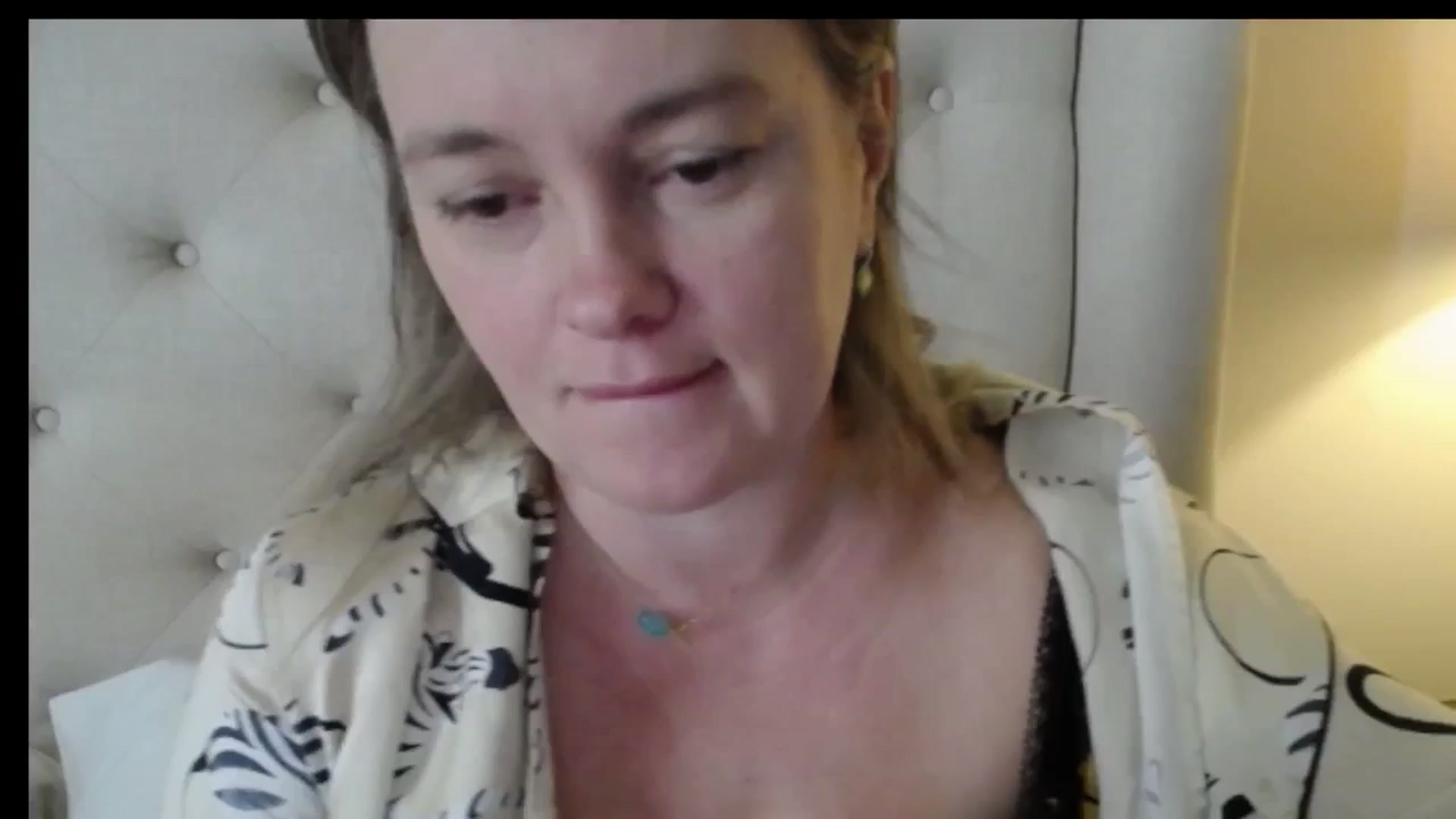 Gallery image thumbnail from J0llye's myfreecams stream on, 12/17/2025, 16:03 image 9 of 20
