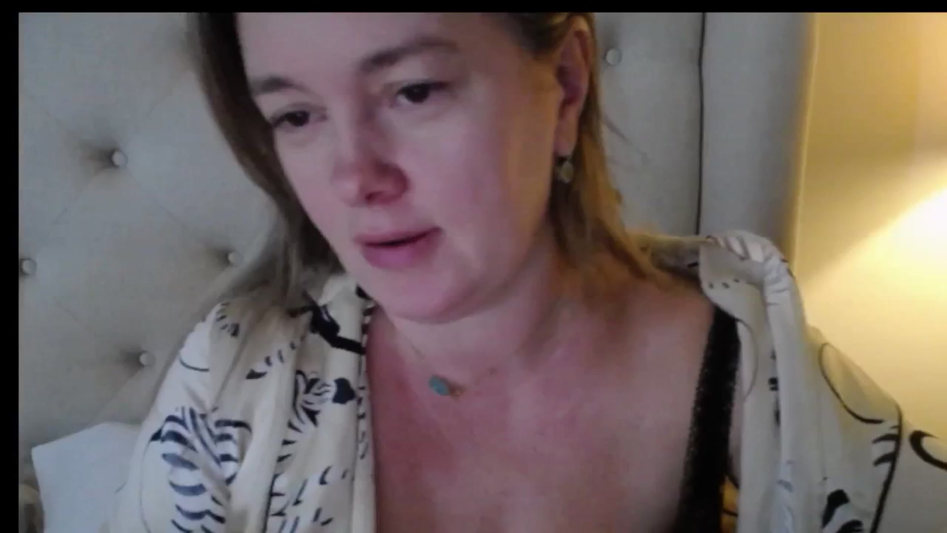 Gallery image thumbnail from J0llye's myfreecams stream on, 12/17/2025, 16:03 image 1 of 20
