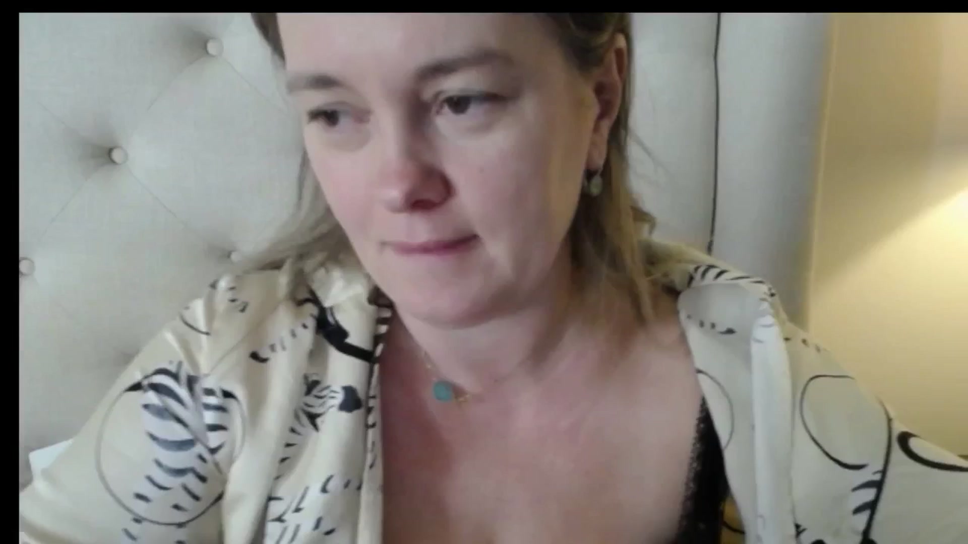 Gallery image thumbnail from J0llye's myfreecams stream on, 12/17/2025, 16:03 image 15 of 20