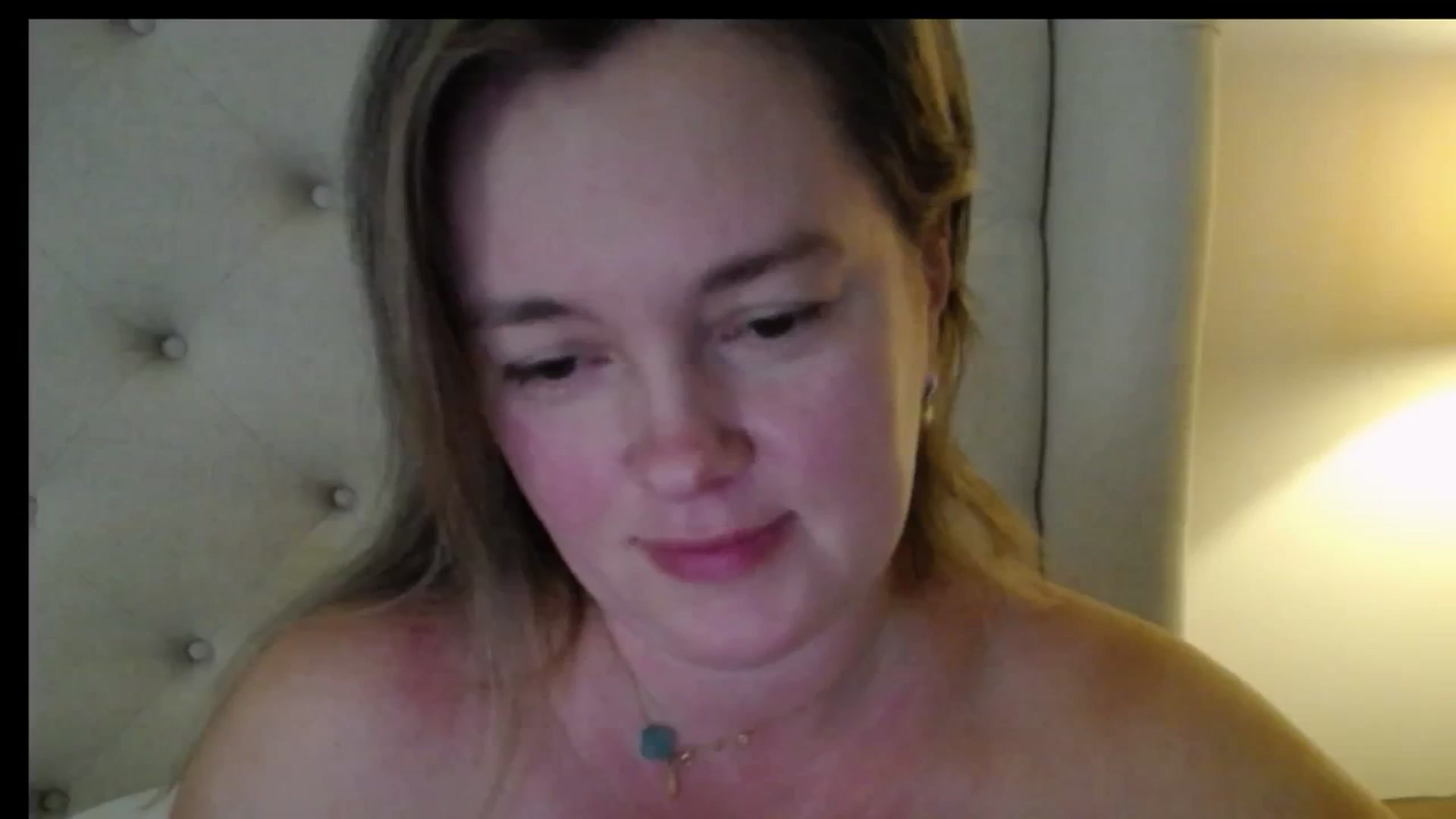 Gallery image thumbnail from J0llye's myfreecams stream on, 12/17/2025, 17:09 image 9 of 20