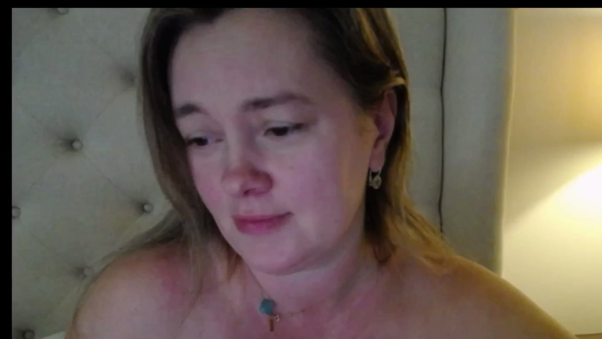 Gallery image thumbnail from J0llye's myfreecams stream on, 12/17/2025, 17:09 image 11 of 20