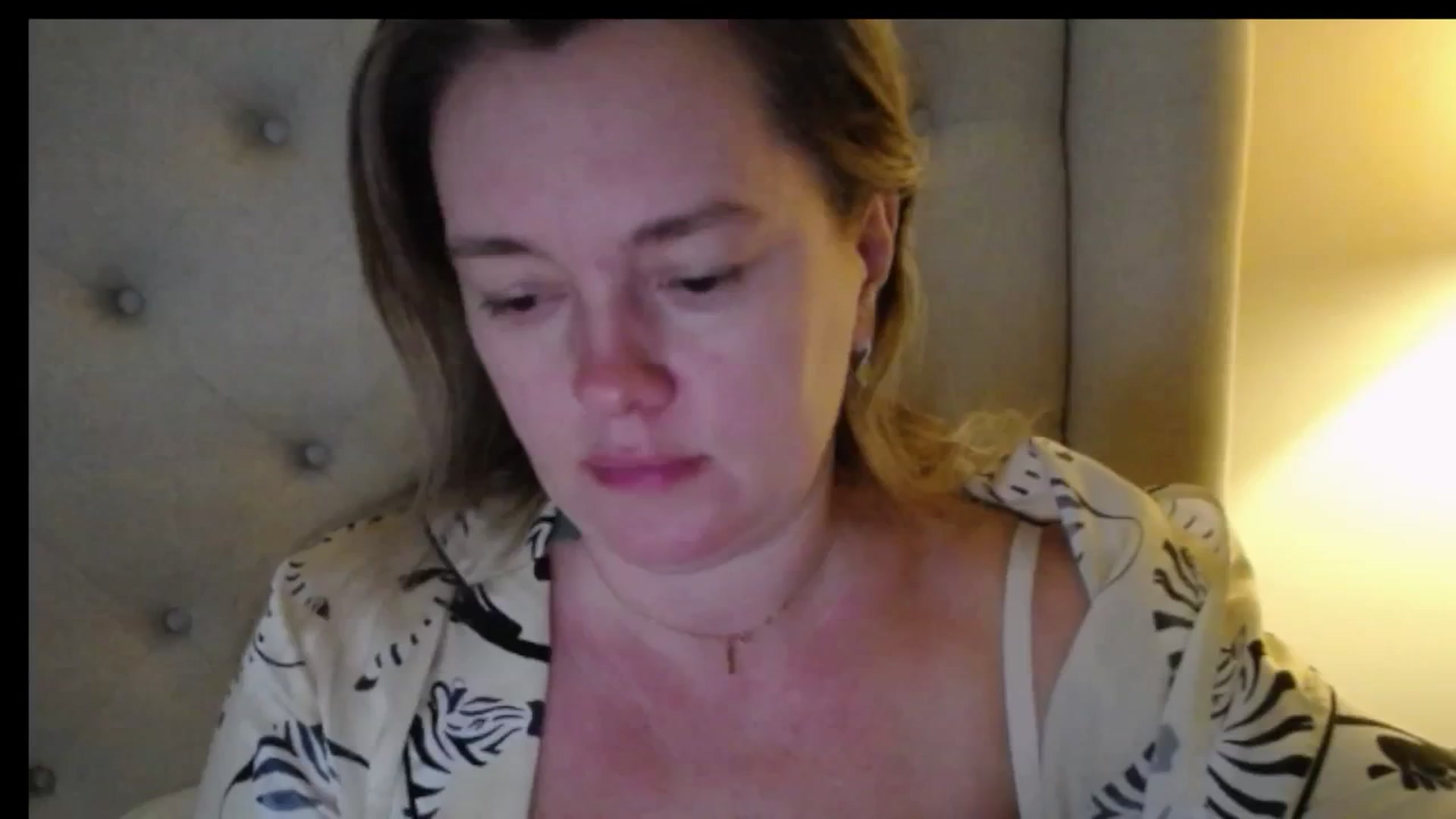 Gallery image thumbnail from J0llye's myfreecams stream on, 12/18/2025, 20:39 image 6 of 20