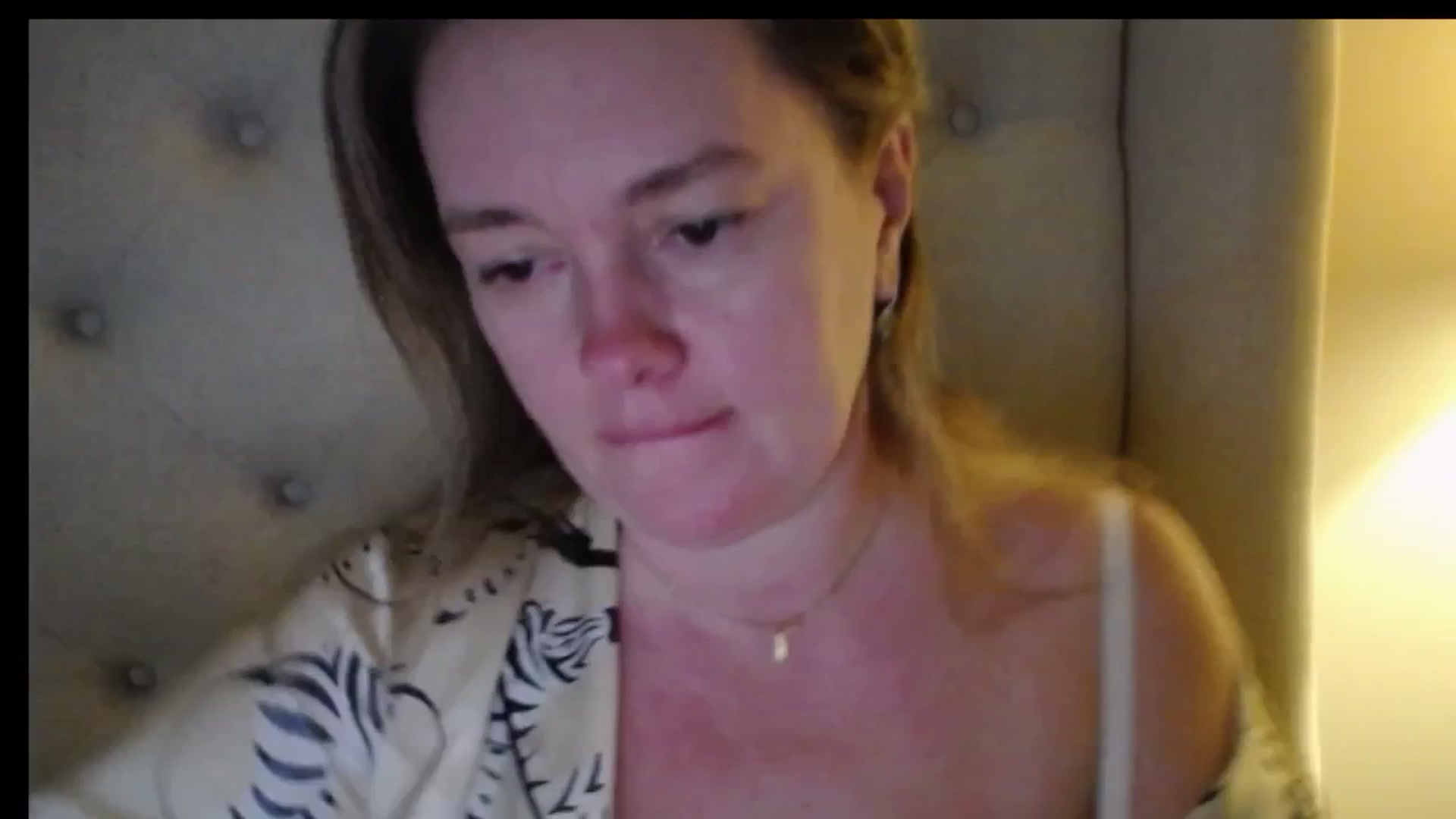 Gallery image thumbnail from J0llye's myfreecams stream on, 12/18/2025, 20:39 image 11 of 20