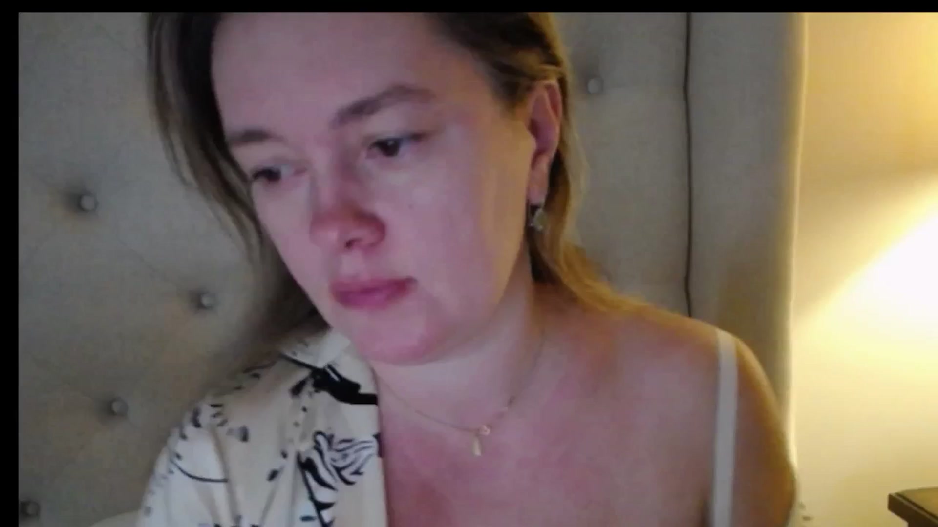 Gallery image thumbnail from J0llye's myfreecams stream on, 12/18/2025, 20:39 image 1 of 20