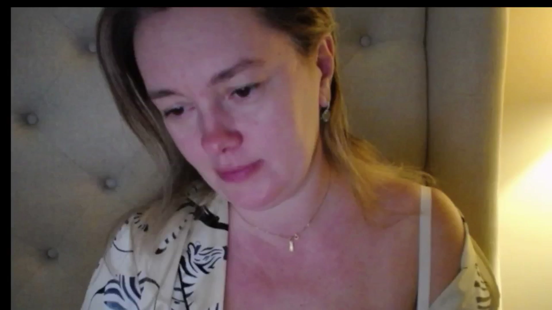 Gallery image thumbnail from J0llye's myfreecams stream on, 12/18/2025, 20:39 image 10 of 20