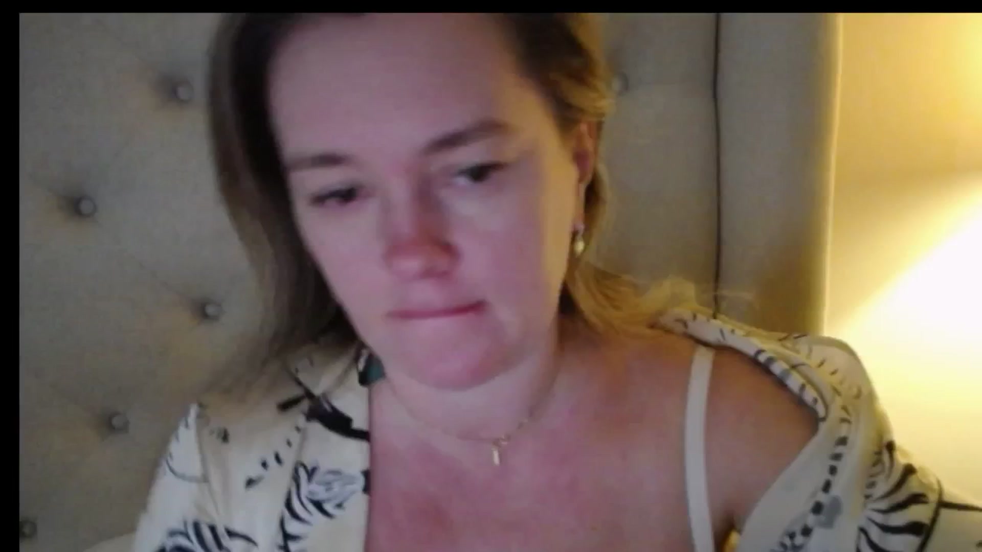 Gallery image thumbnail from J0llye's myfreecams stream on, 12/18/2025, 20:39 image 5 of 20