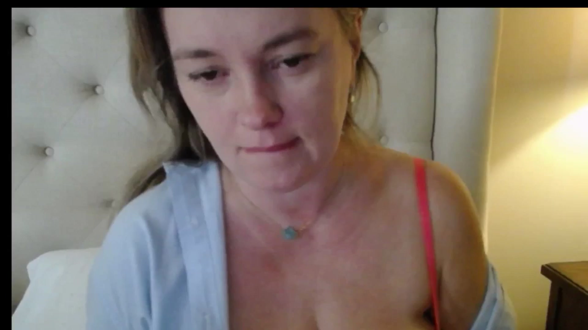 Gallery image thumbnail from J0llye's myfreecams stream on, 12/19/2025, 16:14 image 13 of 20