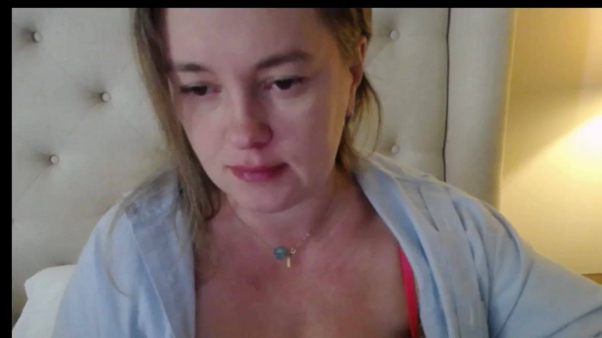 Gallery image thumbnail from J0llye's myfreecams stream on, 12/19/2025, 16:14 image 2 of 20