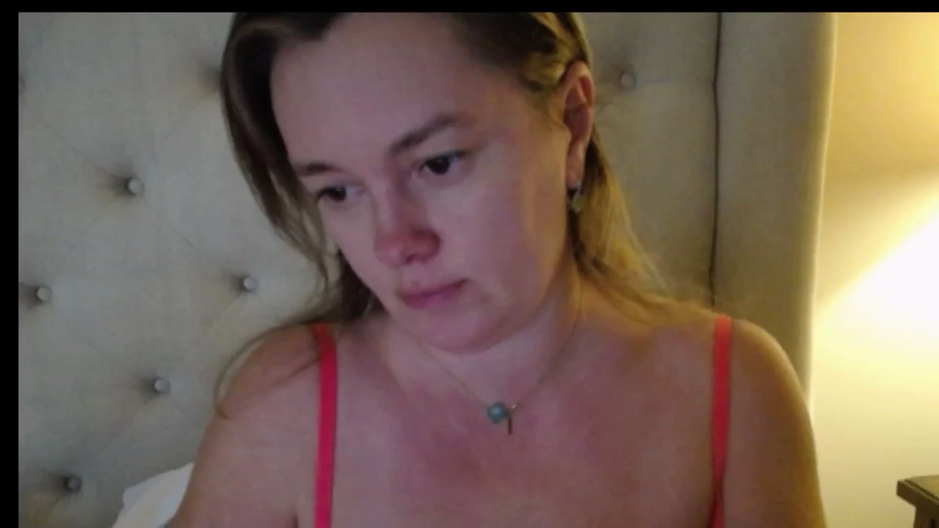 Gallery image thumbnail from J0llye's myfreecams stream on, 12/19/2025, 20:21 image 11 of 20