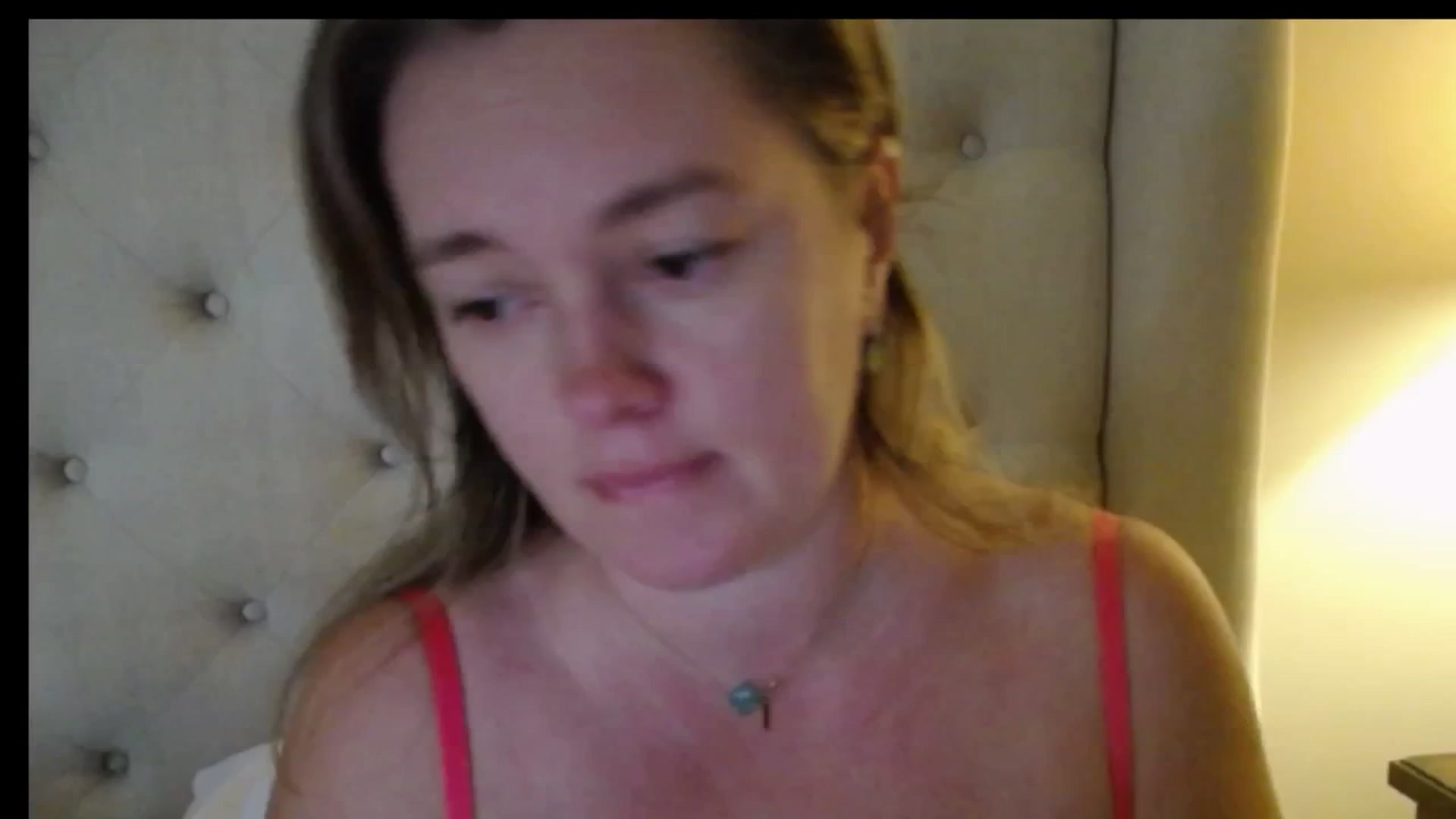 Gallery image thumbnail from J0llye's myfreecams stream on, 12/19/2025, 20:21 image 12 of 20