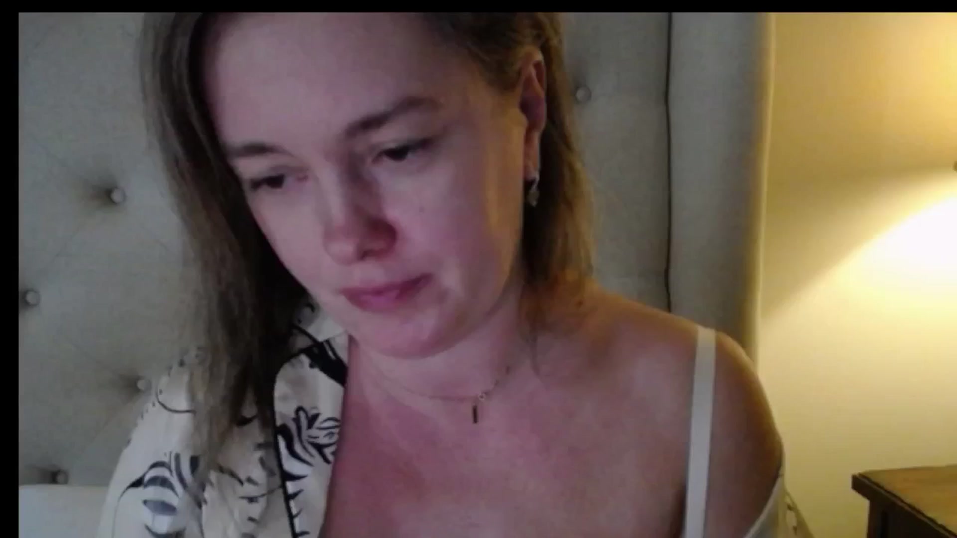 Gallery image thumbnail from J0llye's myfreecams stream on, 12/20/2025, 20:40 image 5 of 20