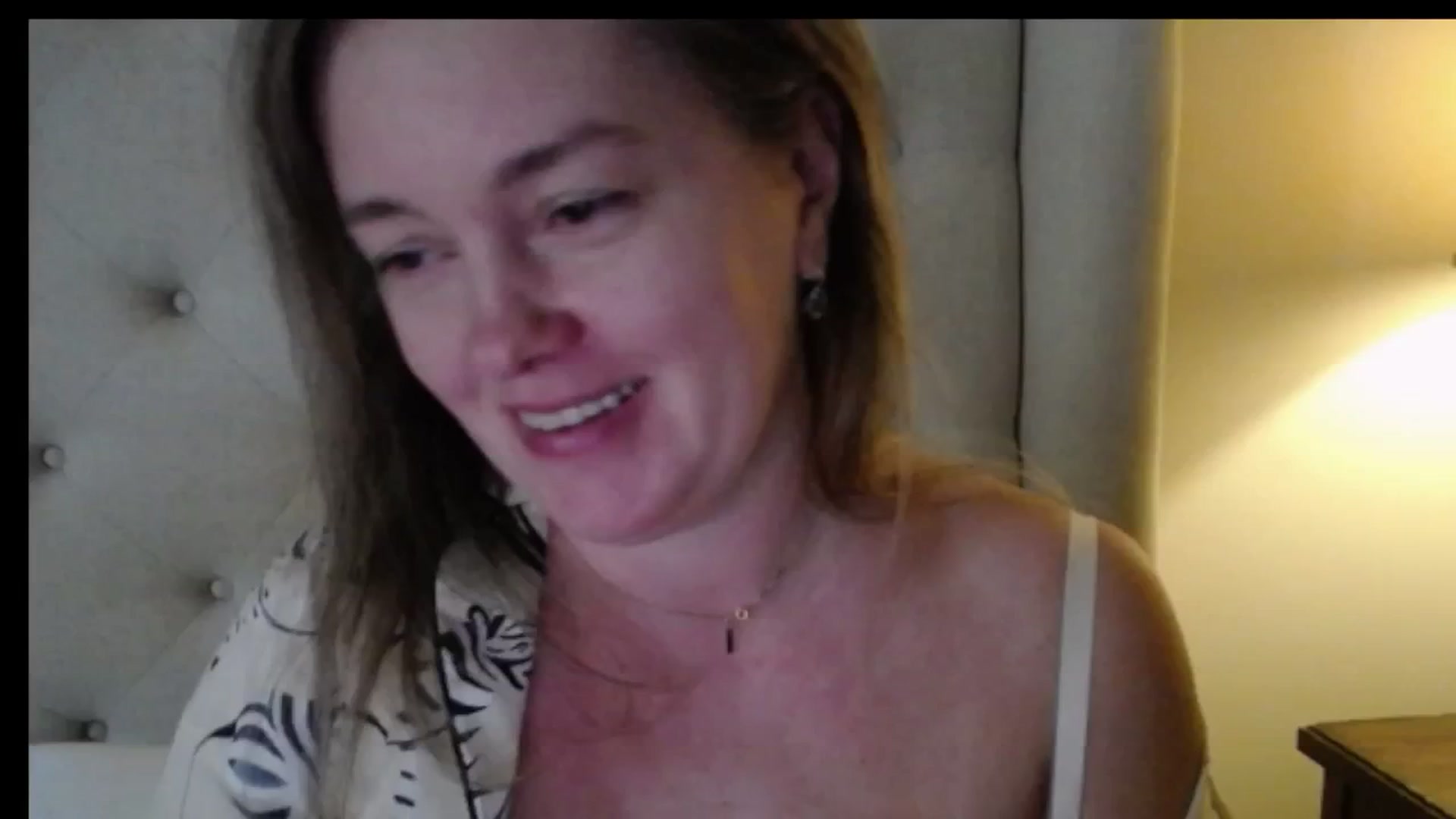 Gallery image thumbnail from J0llye's myfreecams stream on, 12/20/2025, 20:40 image 3 of 20