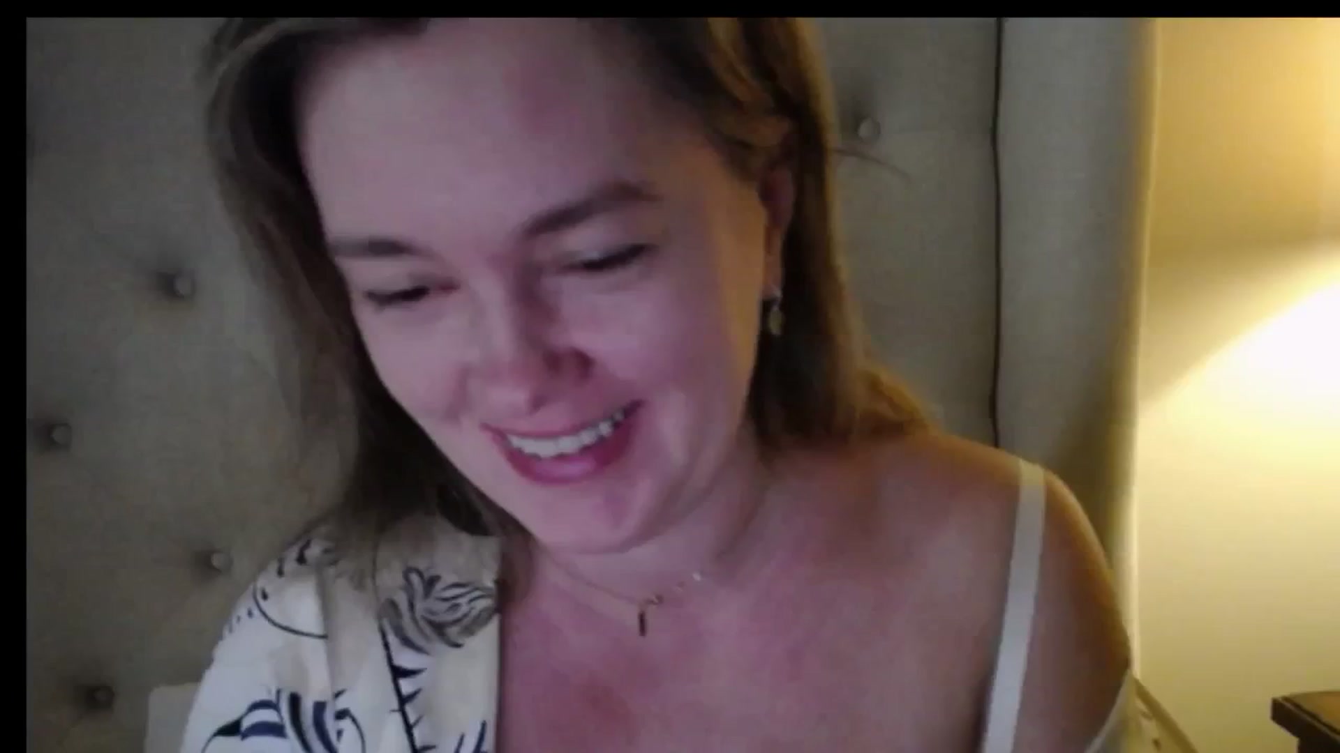 Gallery image thumbnail from J0llye's myfreecams stream on, 12/21/2025, 20:34 image 5 of 20